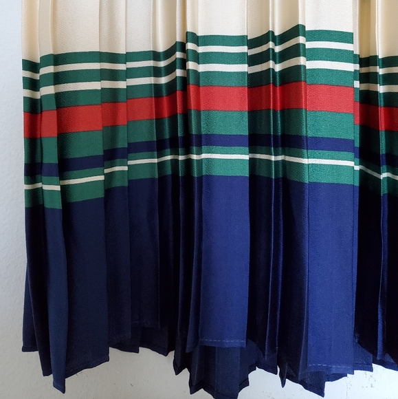 🎈SOLD 🎈NWT Tie Neck Printed Midi  Floral Dress in S - Picture 7 of 15